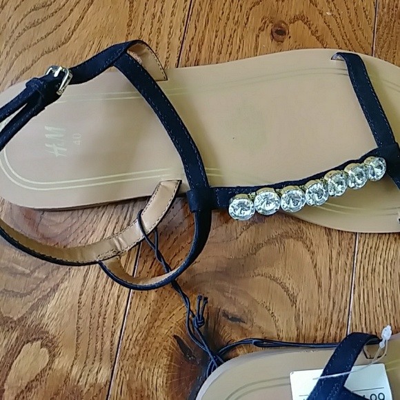 Sandals - Picture 3 of 3